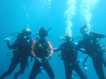 Nat, Emma, Carly, Piers diving at Manta Point Nusa Penida